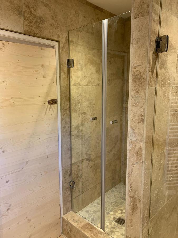 Grand Gite Les Cabanes De Fallot Pour 19 Personnes - Piscine Naturelle L'isle-Bouzon Exterior foto